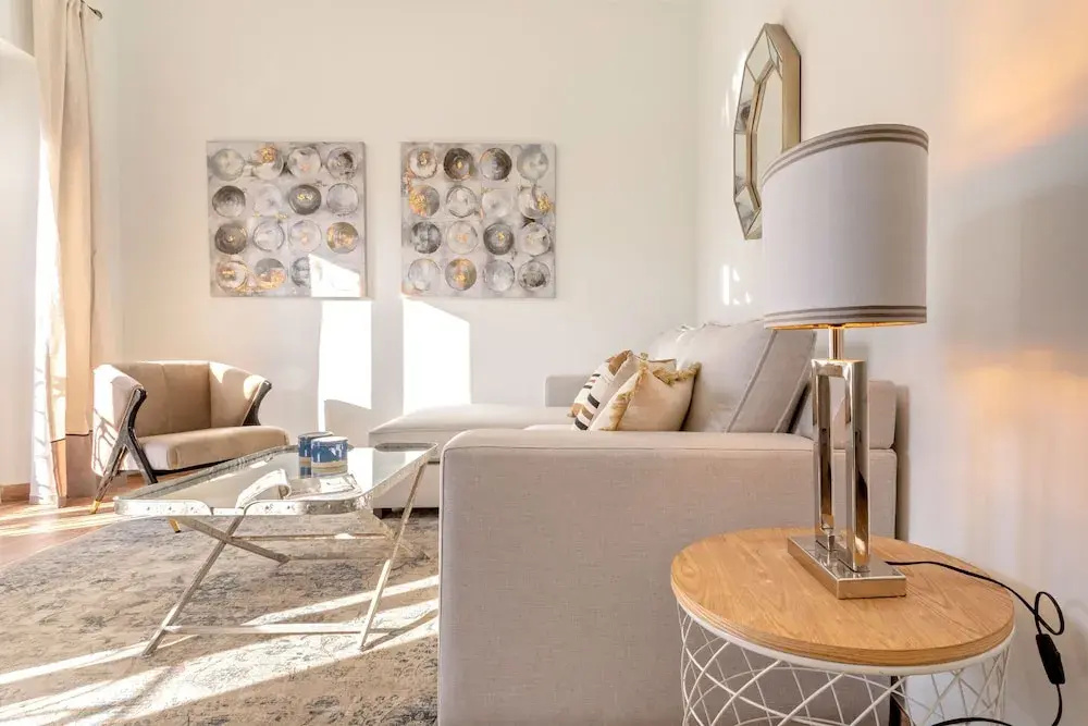 Beautiful 2BD Apartment With a Private Terrace Recaredo X