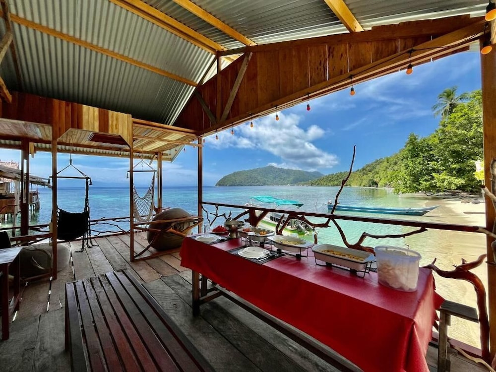 Gibran Dive Guest House