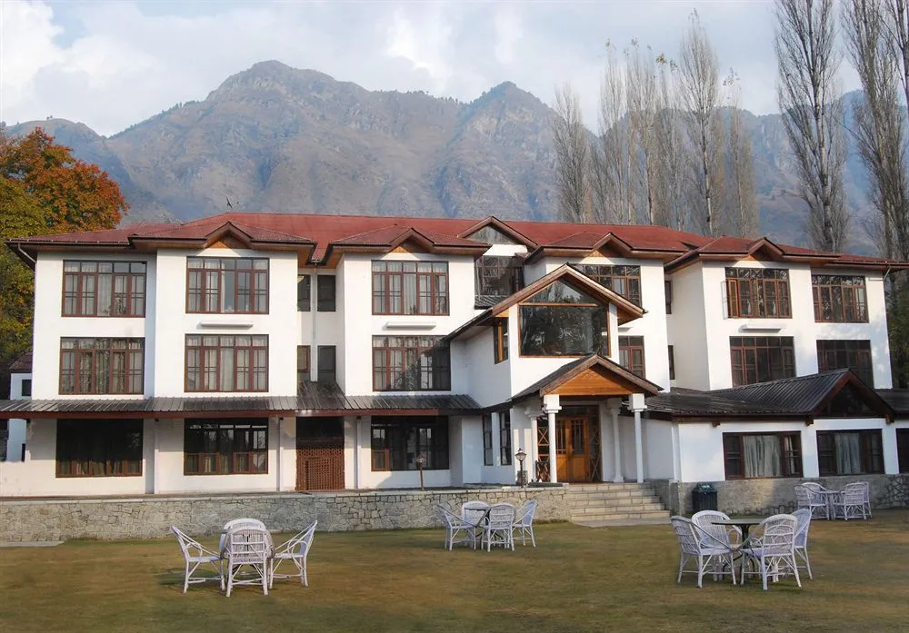 Heevan Resort.