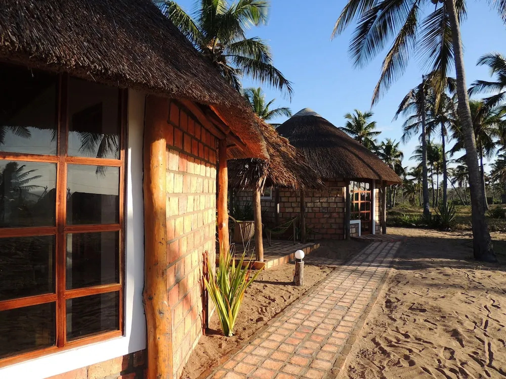 Standard Double room with partial ocean view (full double bed)
