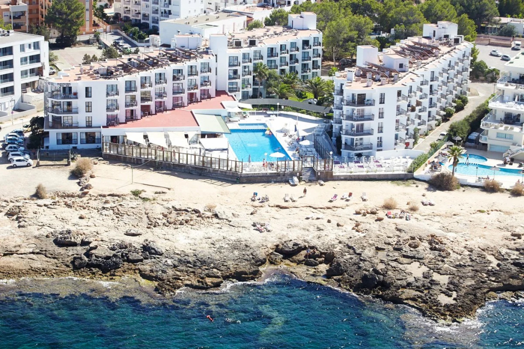 Beach & Waterfront