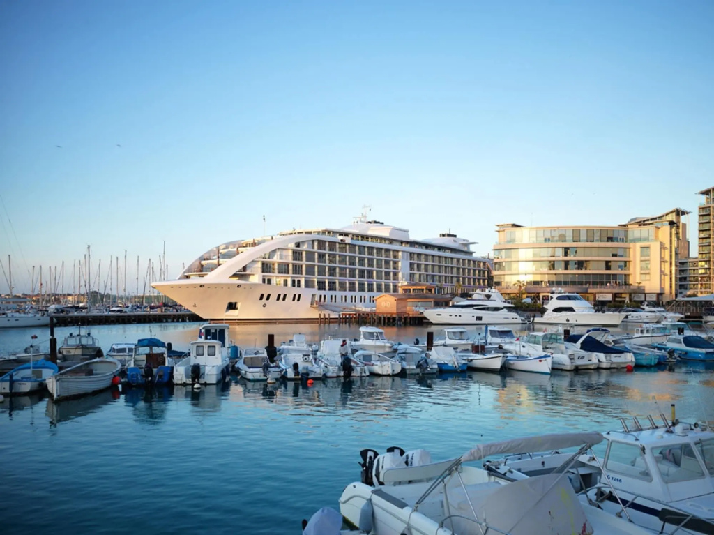 Beach & Waterfront