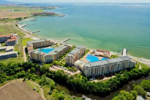 Beach & Waterfront