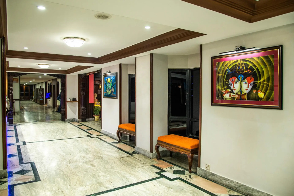 Lobby & Reception
