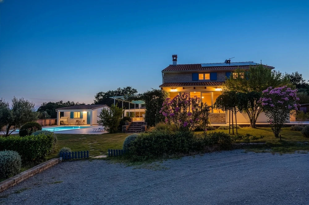 Villa Tanga near Rovinj with Pool