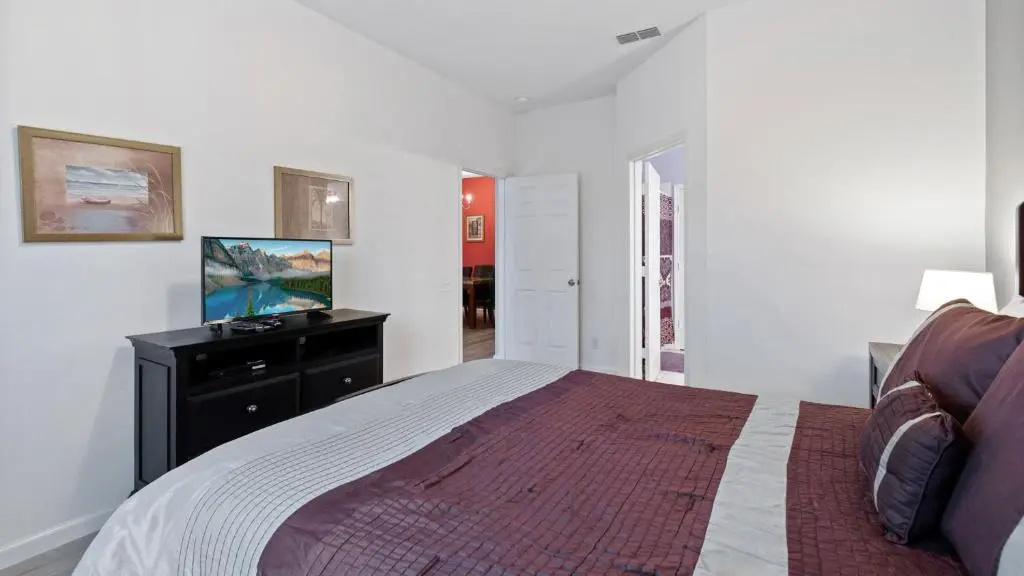 8159 Fan Palm Way