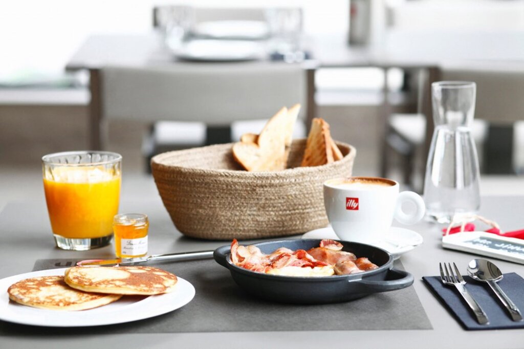 Hotel Upper Diagonal by null