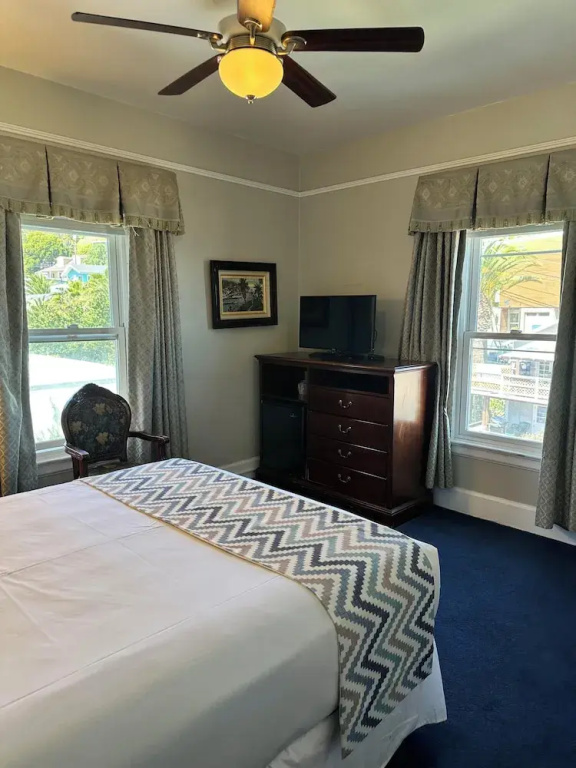 Deluxe Double room with mountain view (full double bed)