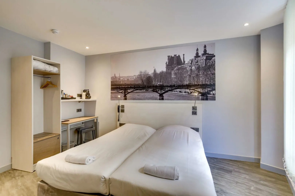 Отель Kyriad PARIS 12 Nation в Париже