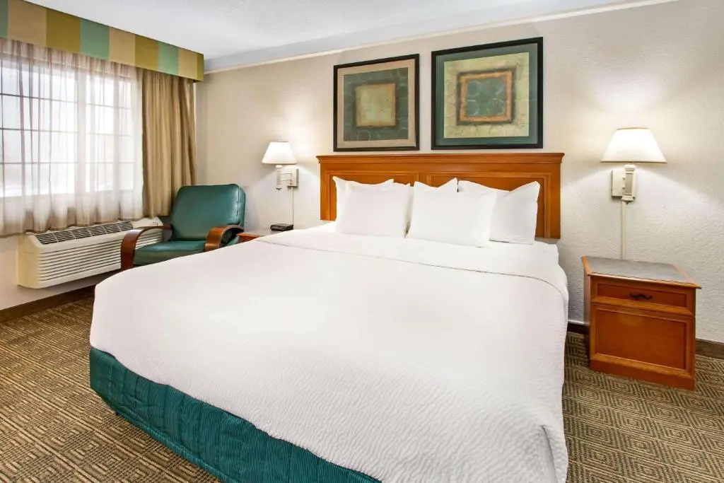 La Quinta Inn by Wyndham Albuquerque Airport - Chambres