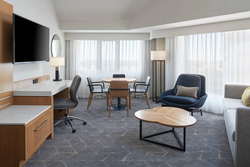 1 Bedroom Executive Double Suite full double bed