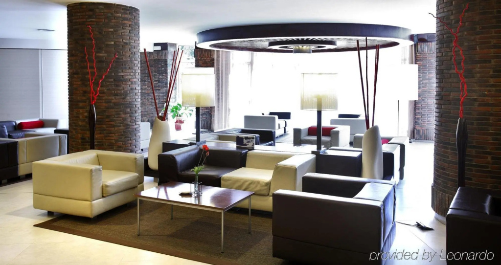 Lobby & Reception