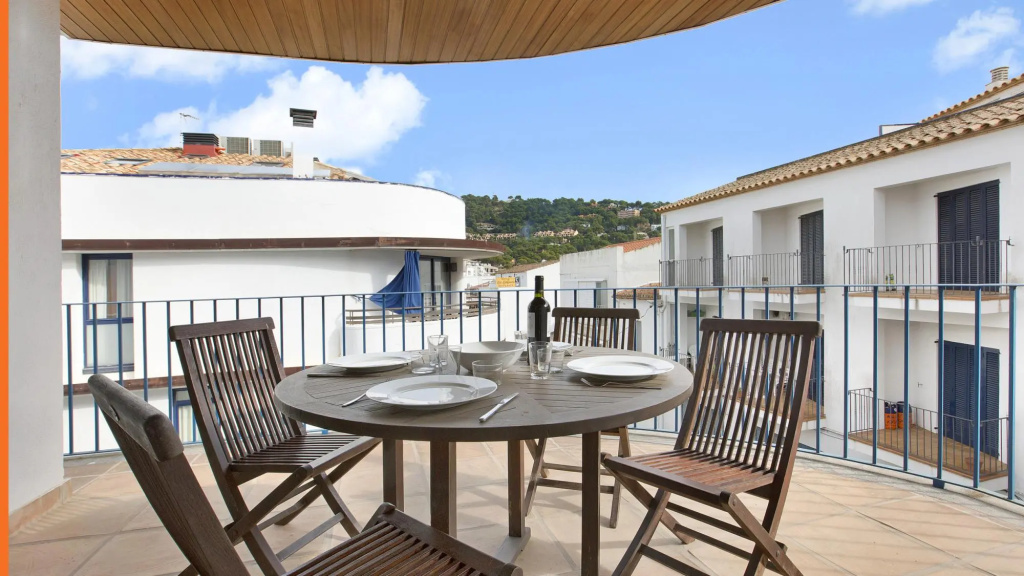 Kim in Llafranc with 3 bedrooms and 2 bathrooms