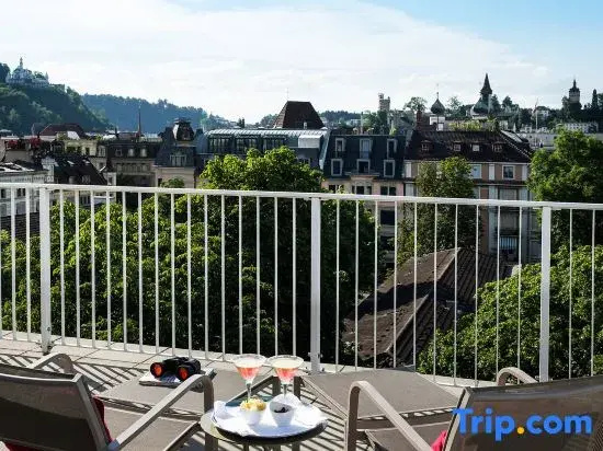 Deluxe Double Penthouse Suite with mountain view (full double bed)