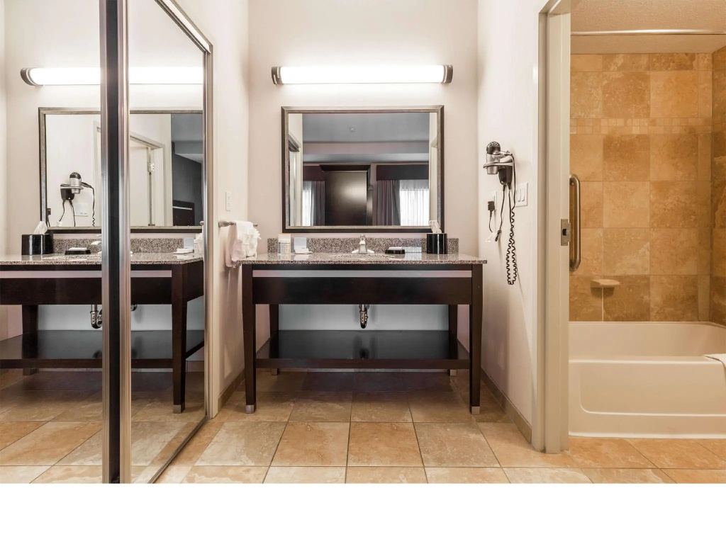 Quadruple Suite