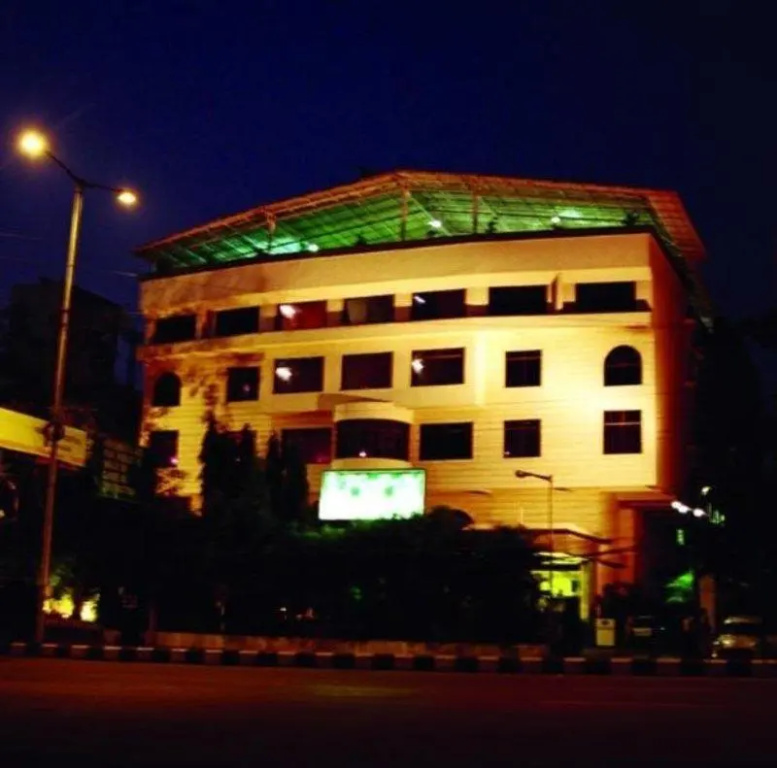 The Central Court Hotel