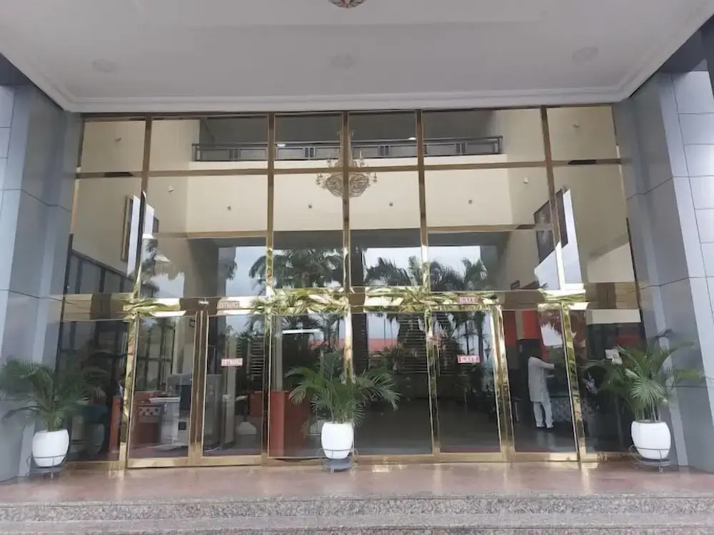 Rockview Hotel Royale