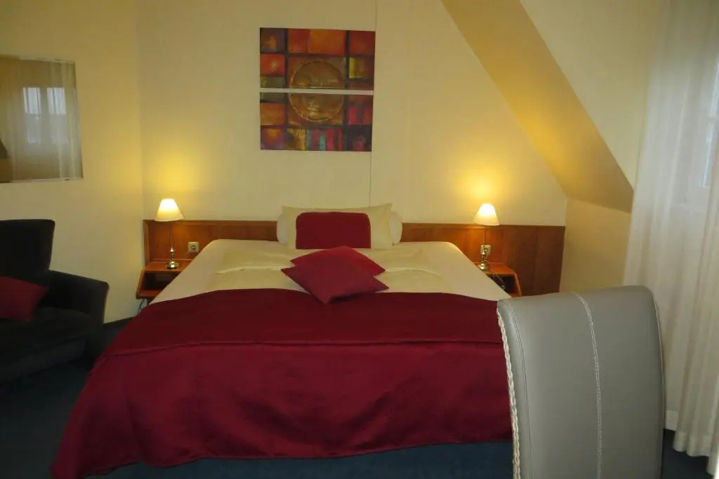 Standard Double room (full double bed)