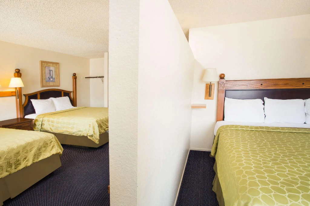 Sextuple Suite