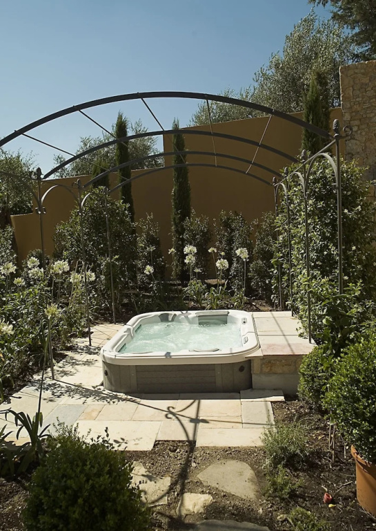 Prestige Suite with garden view