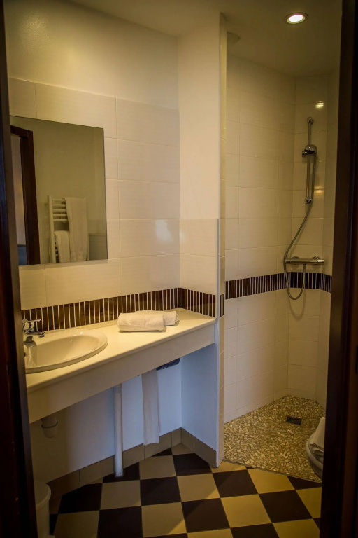 Afficher la photo 8 — Brit Hotel Confort Azur Cholet Nord