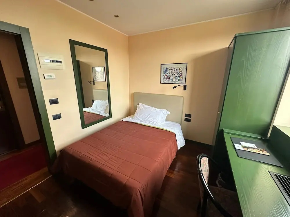 Comfort room