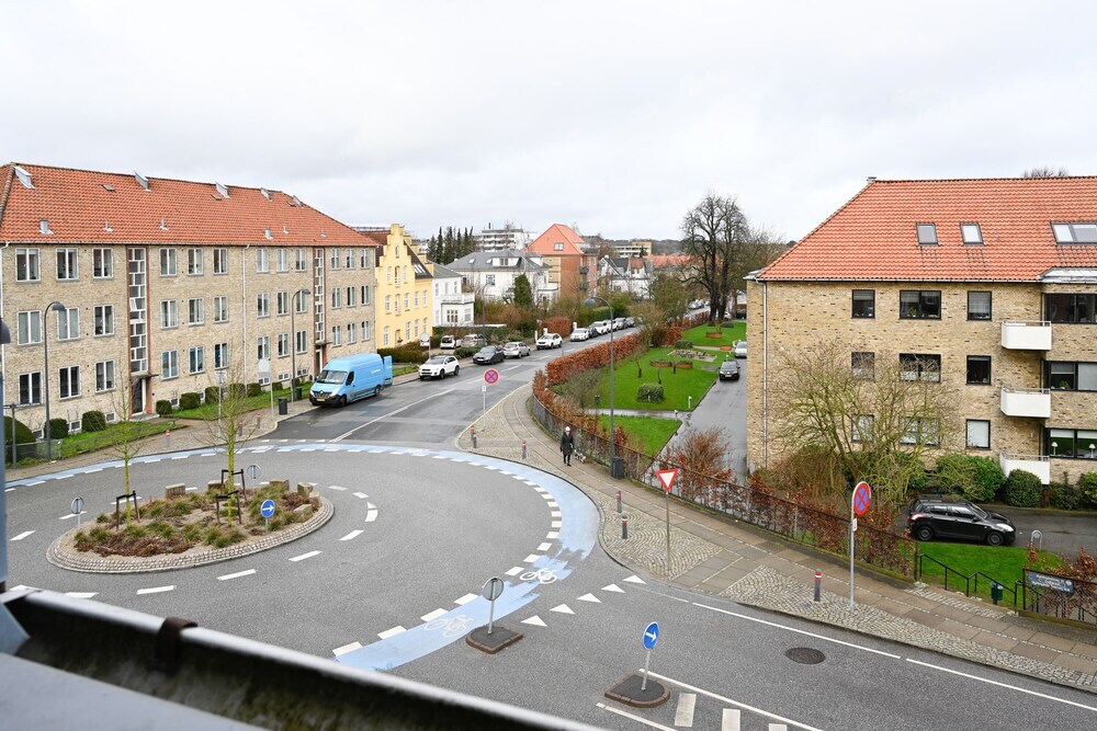 Отель Modern 2-bedroom Apartment in the Family-friendly Suburbs of Copenhagen в Шарлоттенлунде