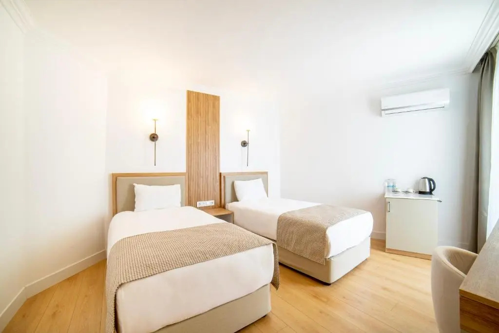 Standard Double room with sea view (full double bed)