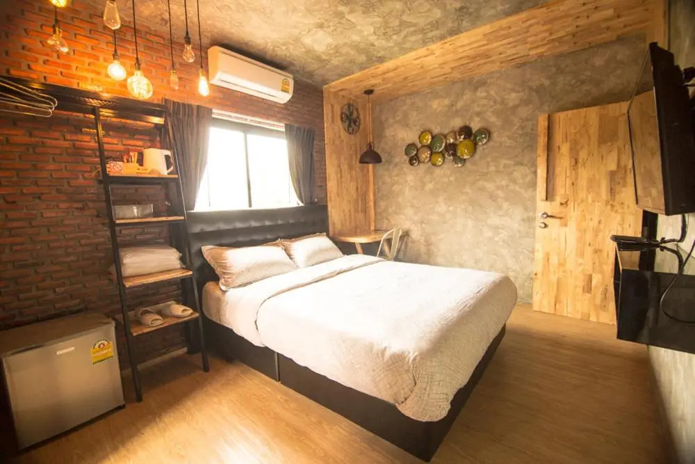 Deluxe Double room (full double bed)