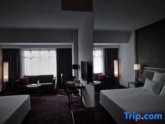 Executive room with city view