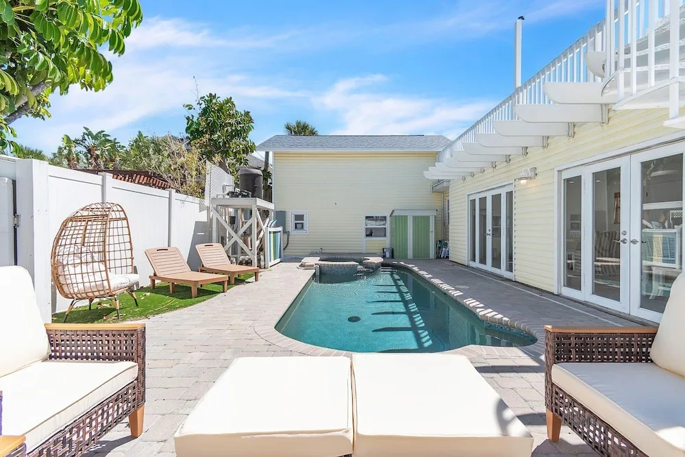 Sunny Palms
