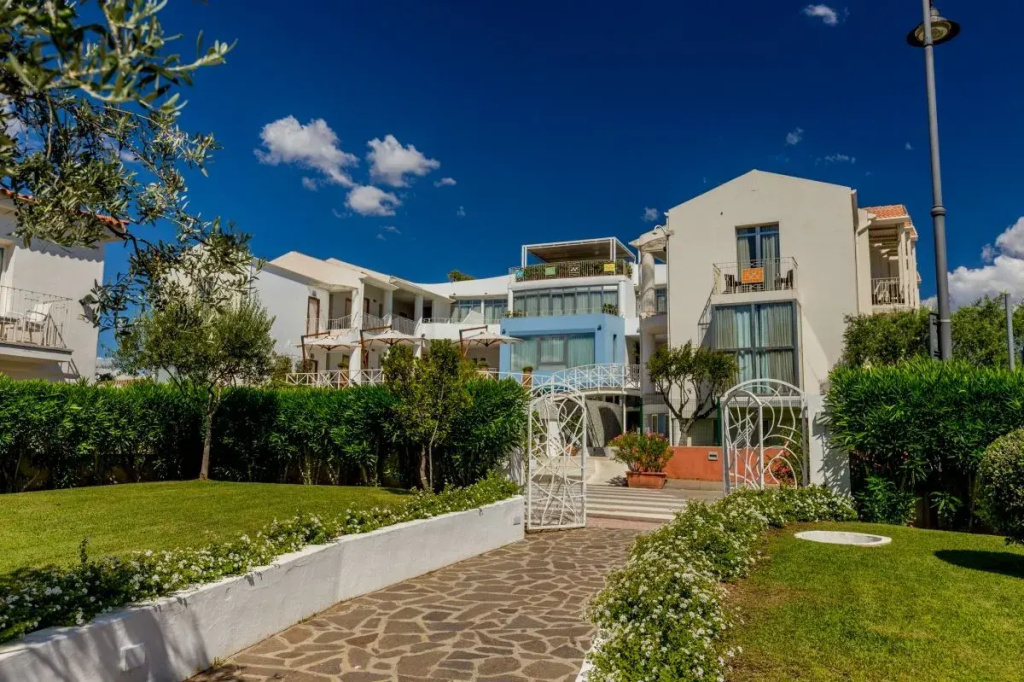 The Pelican Beach Resort & SPA - Adults Only