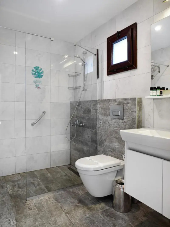 Double Suite with balcony (full double bed)