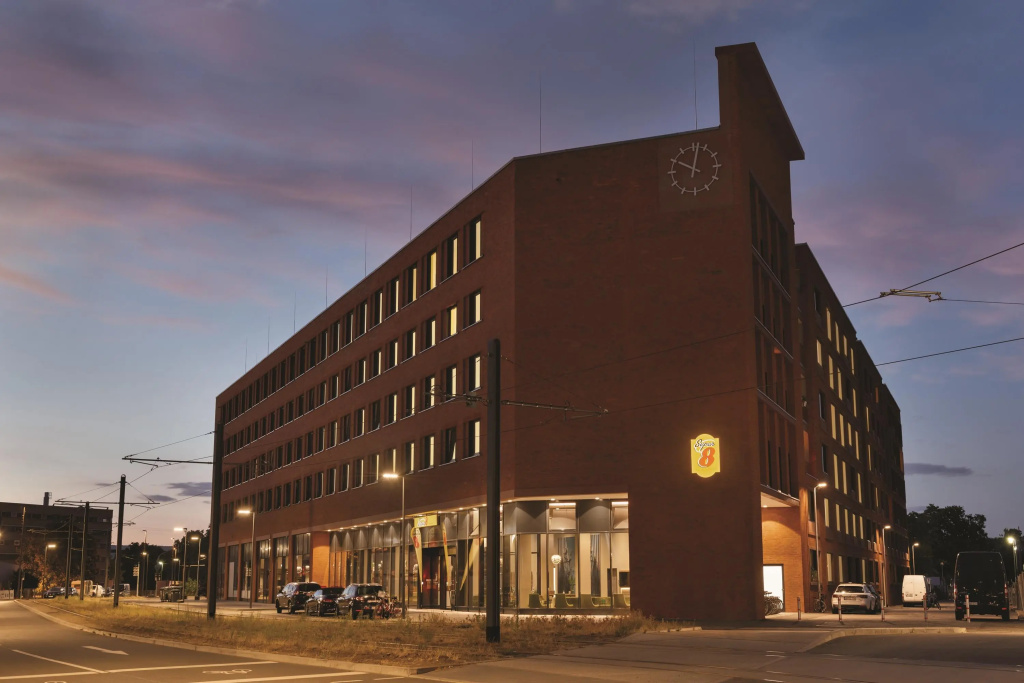 Super 8 by Wyndham Mainz Zollhafen