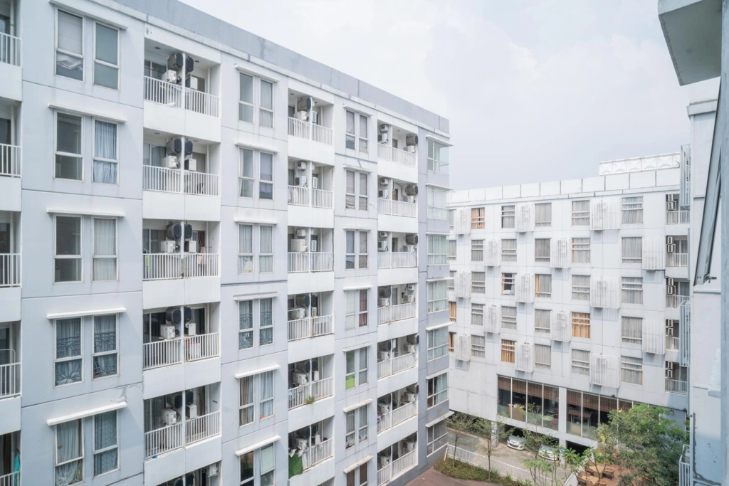 RedDoorz Apartment @ Skylounge Tamansari