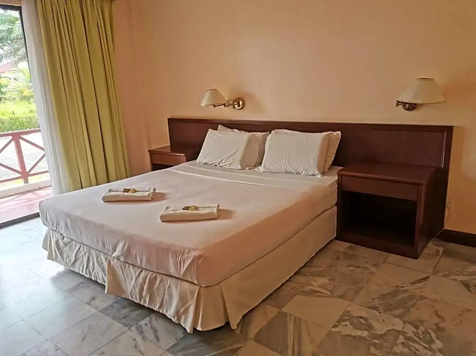 Borneo Paradise Beach Hotel - Chambres