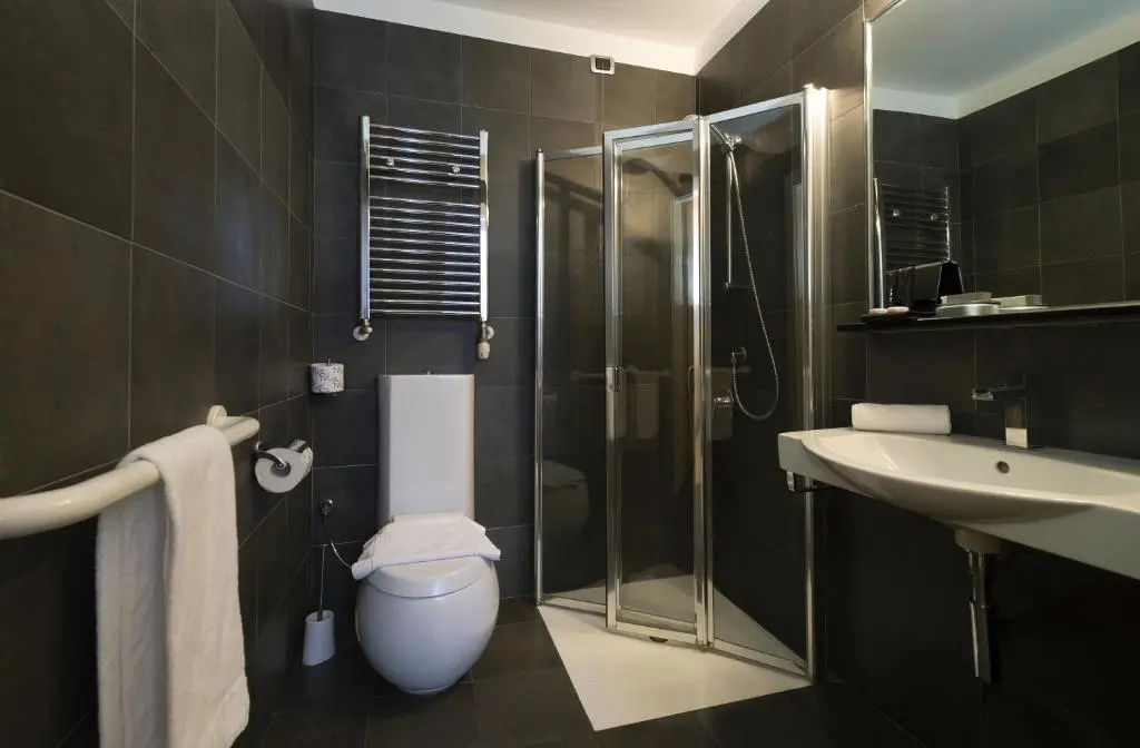 Economy Double Basement room full double bed