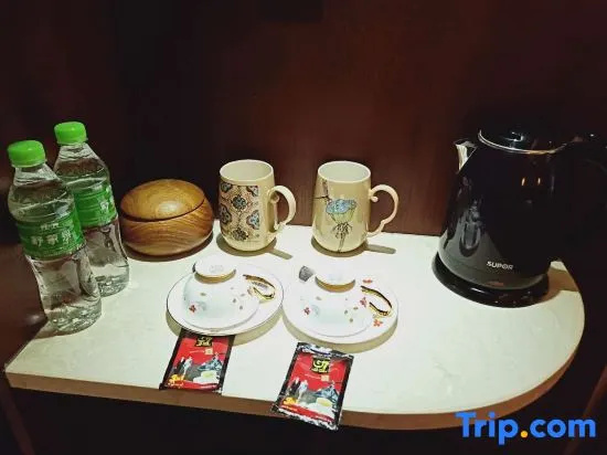 Food & Beverage