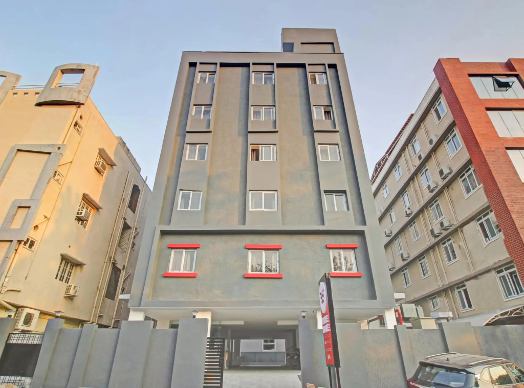 Super Townhouse Whiteridge Gachibowli Near AIG Hospital