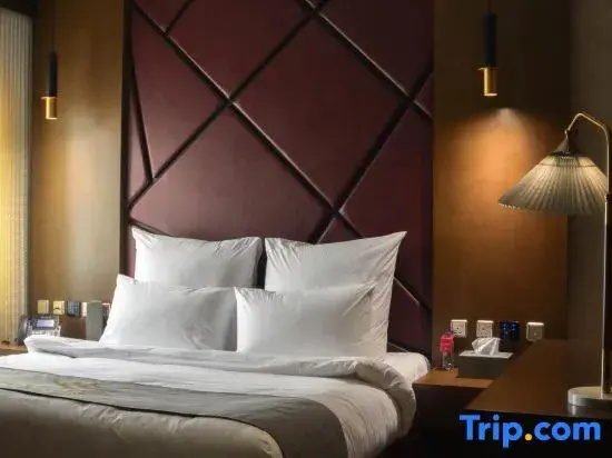 Royal Family Suite