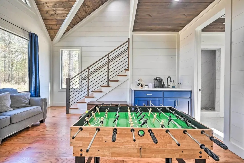 Private Hot Tub, Outdoor Fireplace: Broken Bow Gem