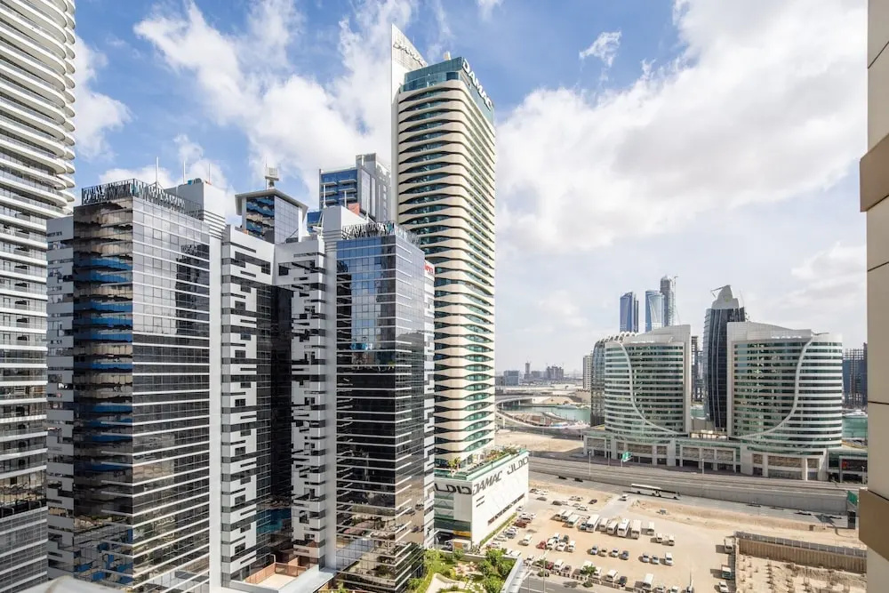 Rich & Vibrant 2BR With Study in Downtown Dubai