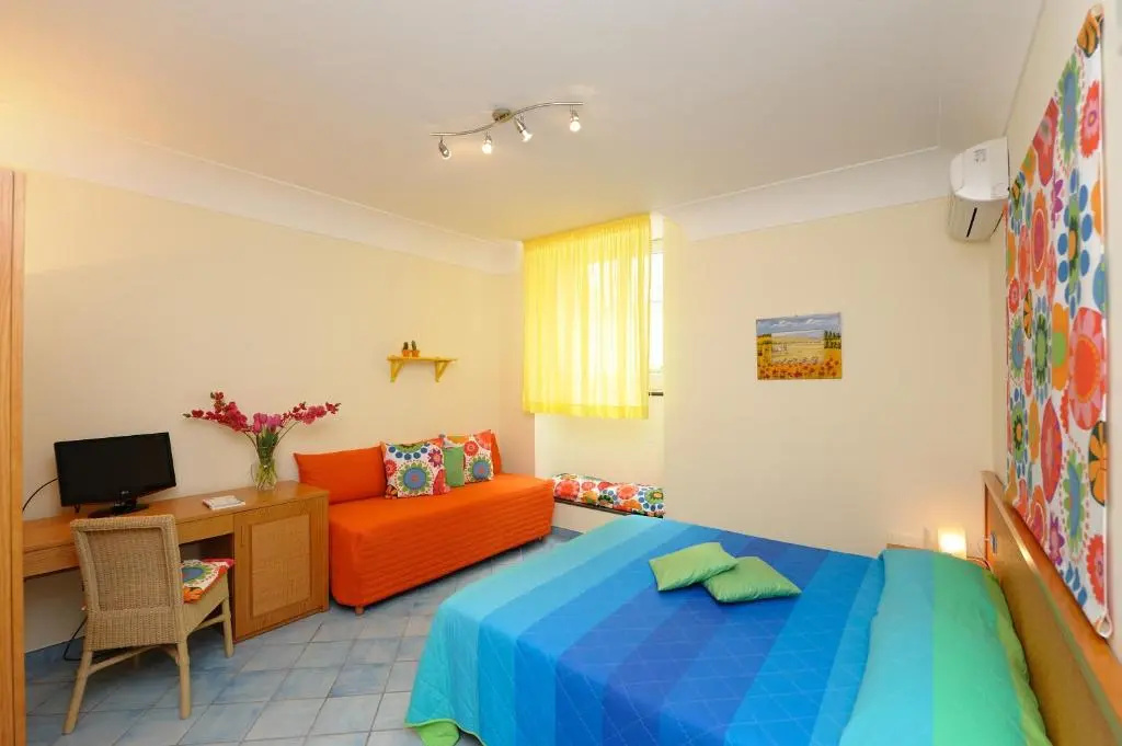 Standard Triple room