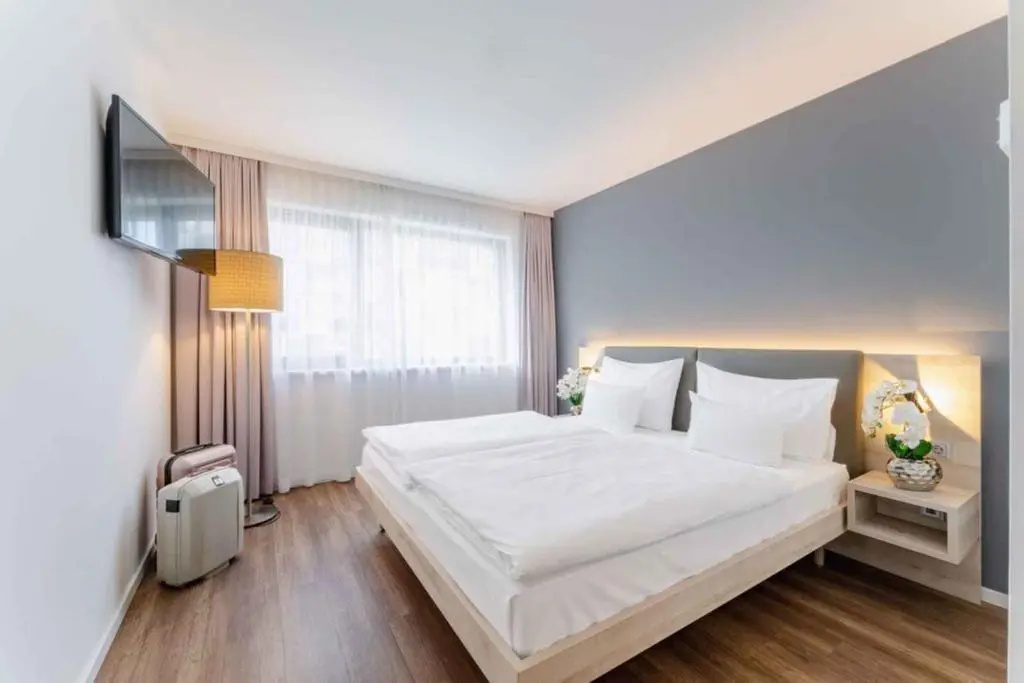 Classic Double room (full double bed)