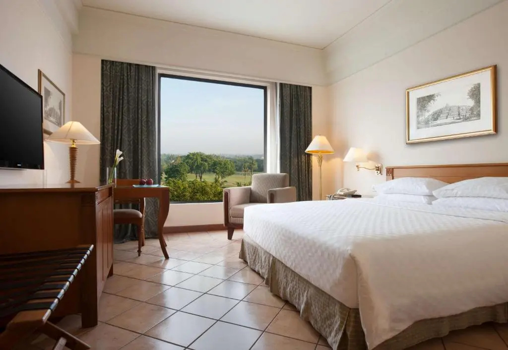 Double room (full double bed)