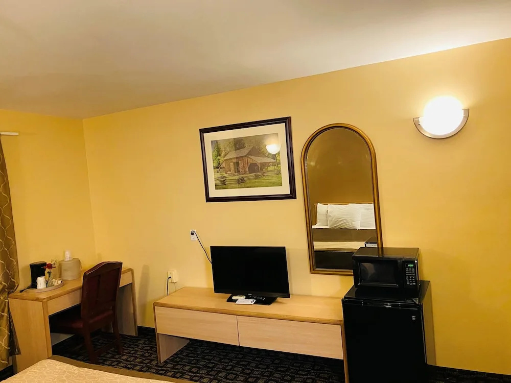 Standard Double room with balcony (full double bed)