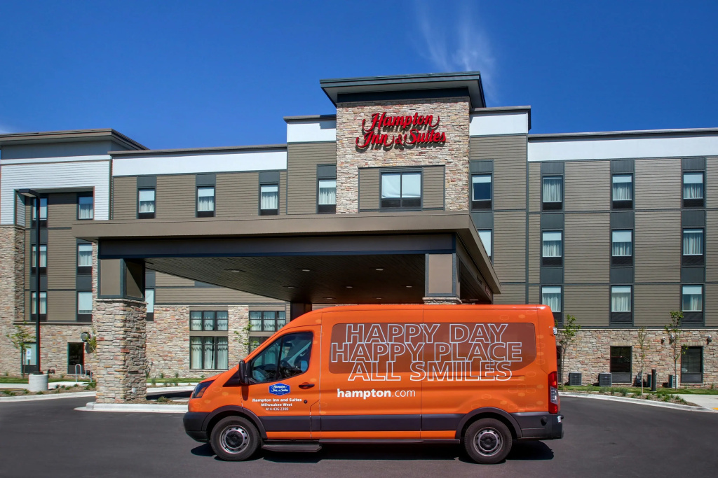 Hampton Inn & Suites Milwaukee West