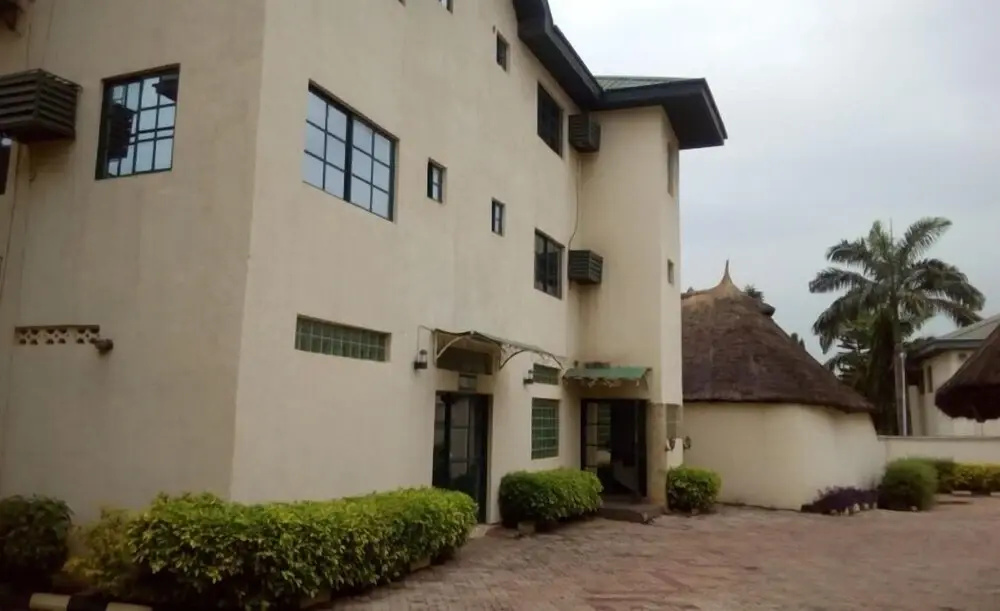 Davies Suites