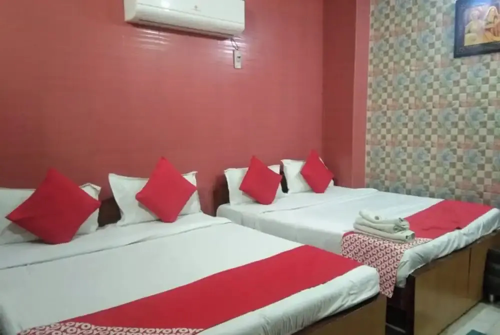 Deluxe Quadruple room with city view