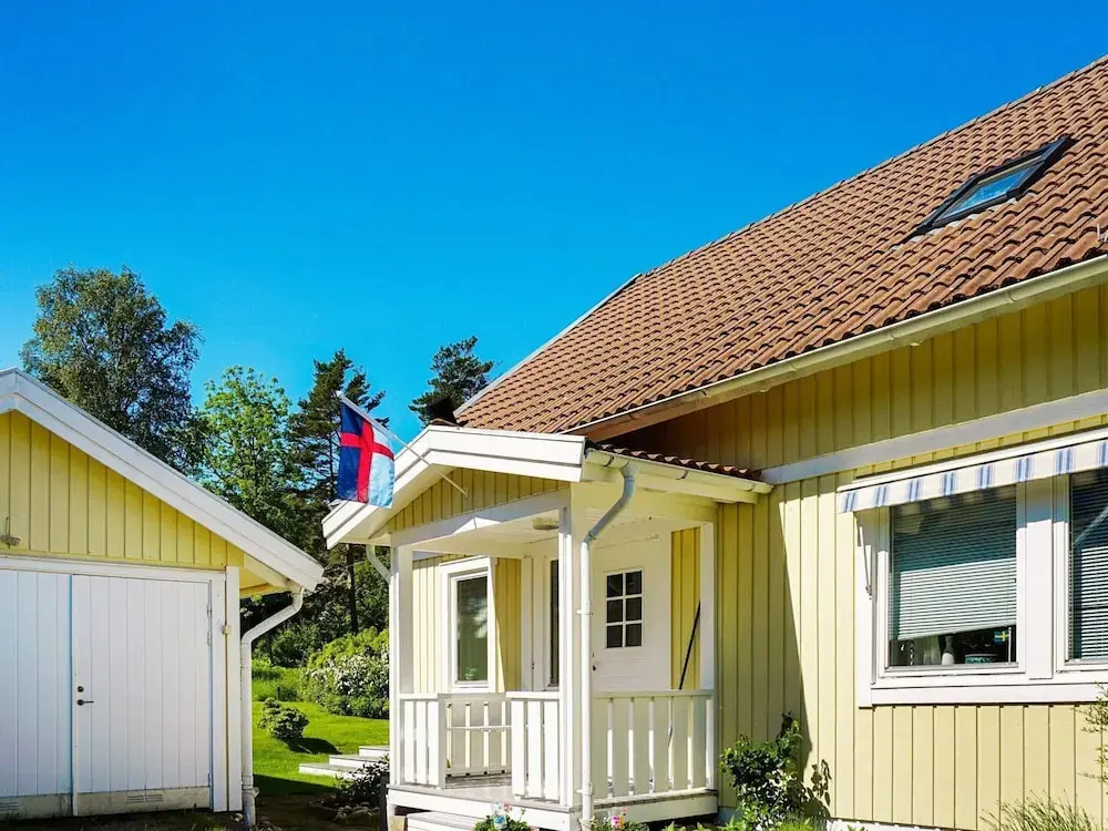 Cozy Family Cottage Near the Sea